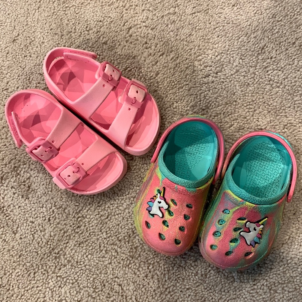 Set of 2 toddler 5/6 summer shoes